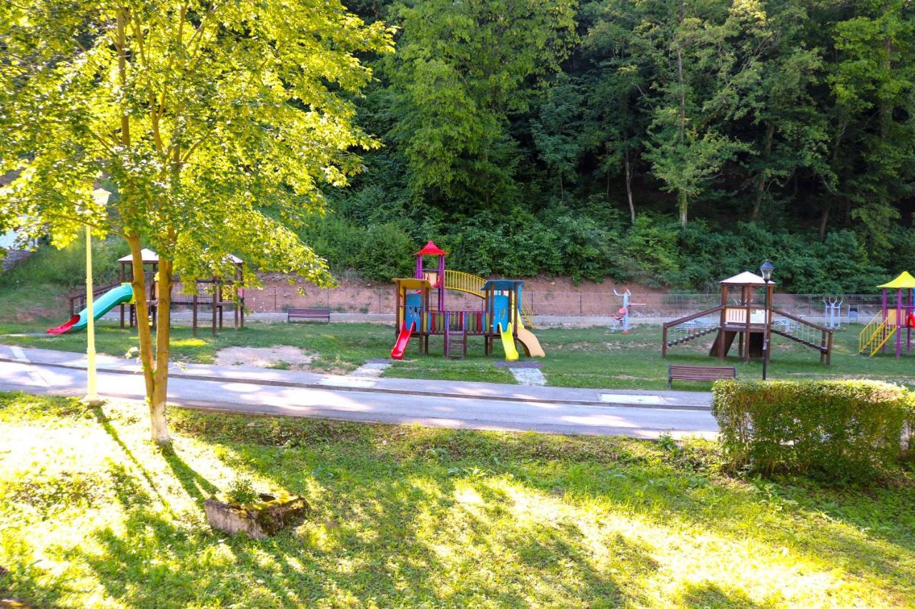 Apartament Iulia Geoagiu Băi エクステリア 写真